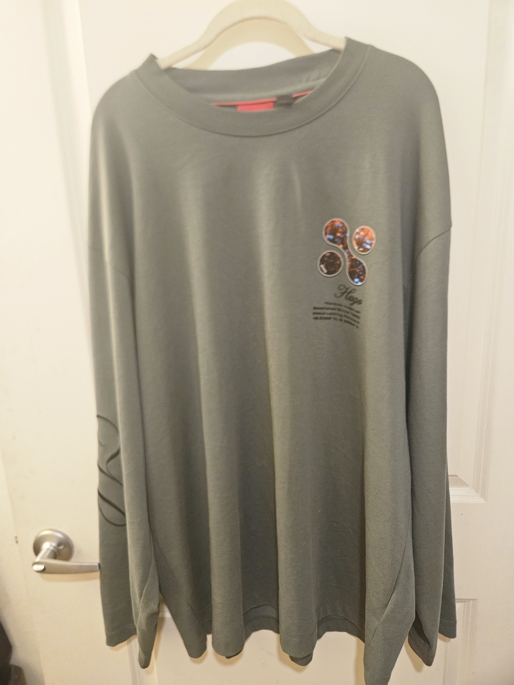 HUGO Men's Crewneck Sweater in Sage Green with Chest Motif